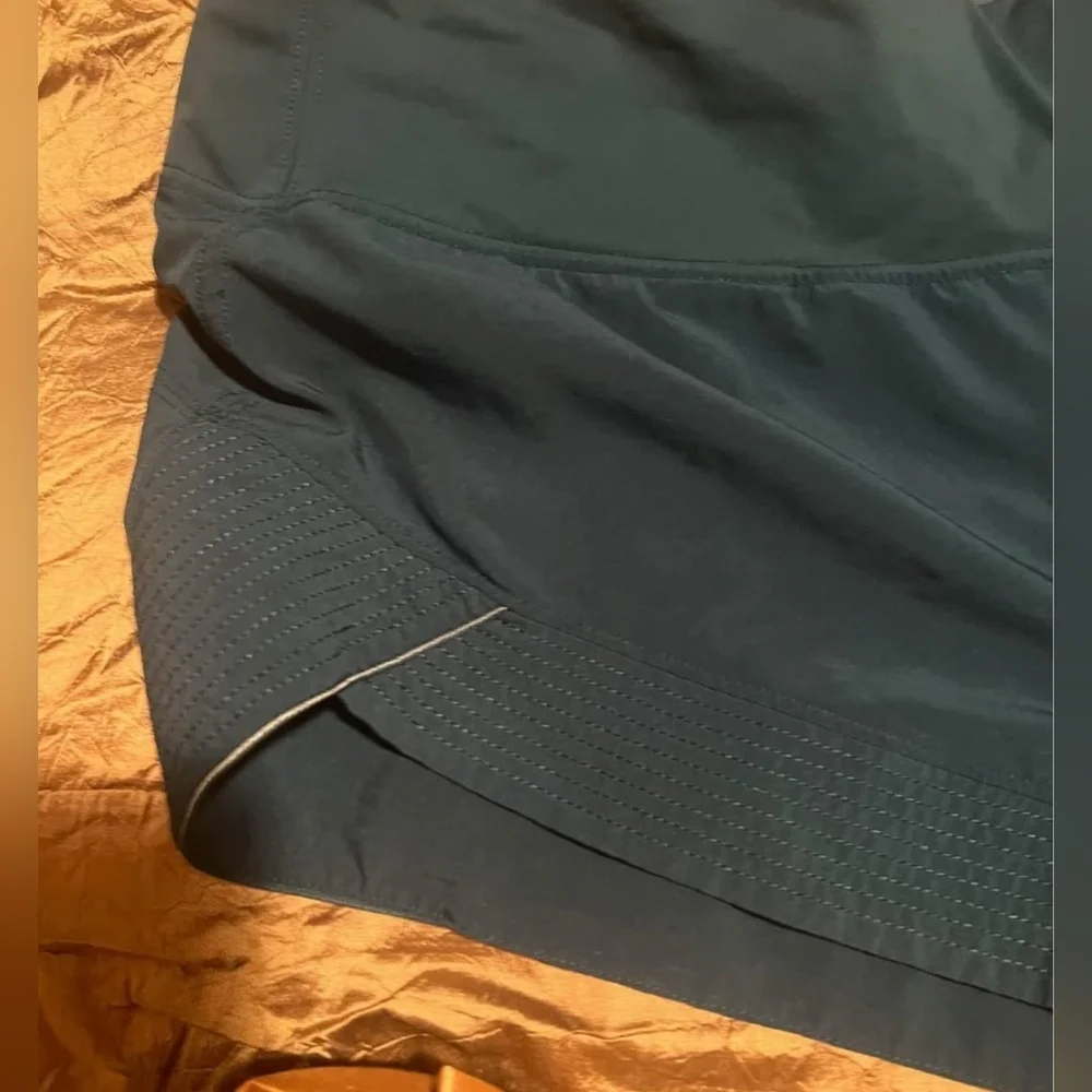 Lululemon Shorts Women's 12 Speed Up Running Athletic Sporty Green Blue